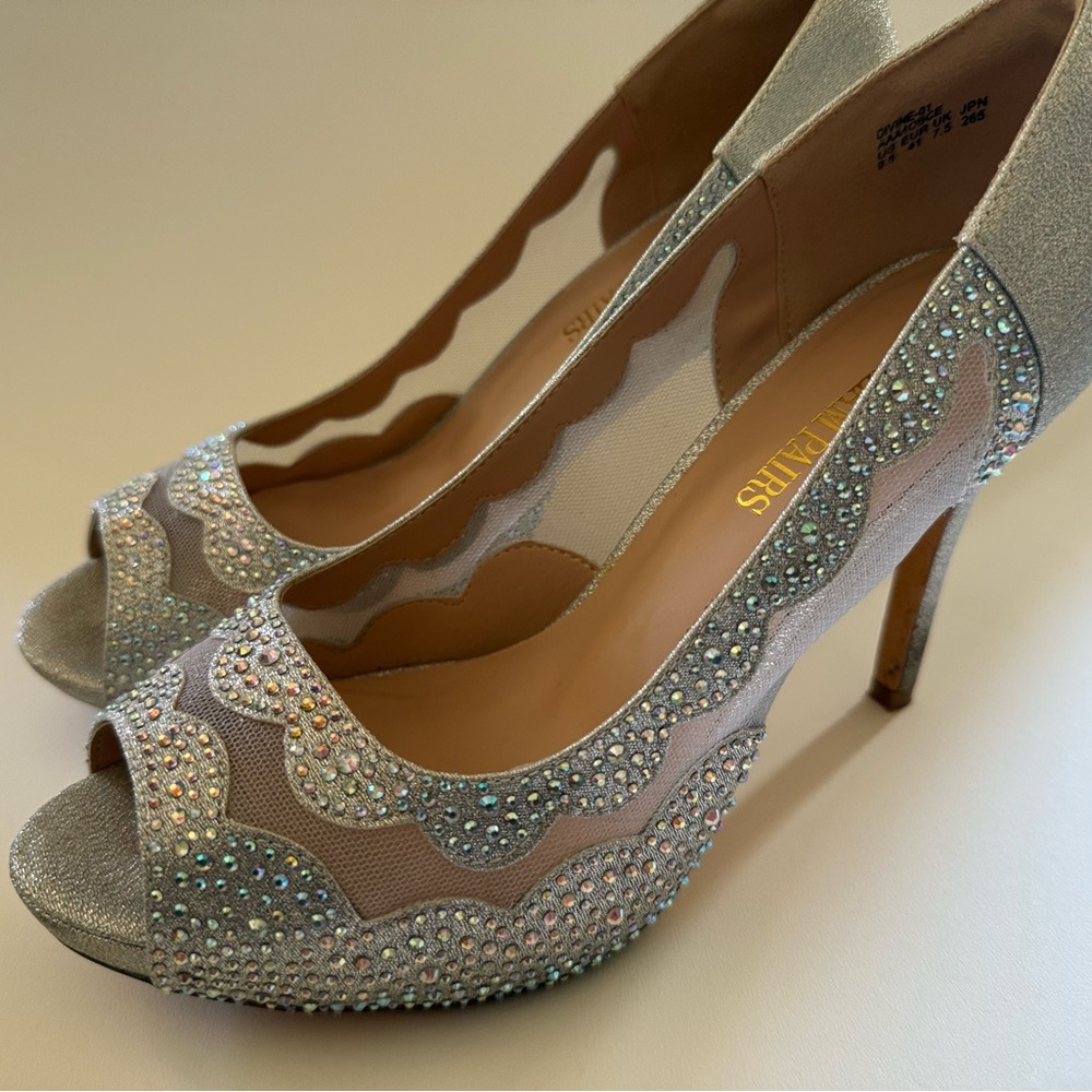 Dream Pairs Glittering Silver Peep-Toe Heels